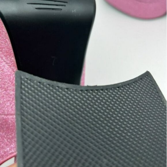 Sugar Thrillz Paradise Heart Pink Glitter Platform Heels with Heart clasp Size 7 - Picture 11 of 11